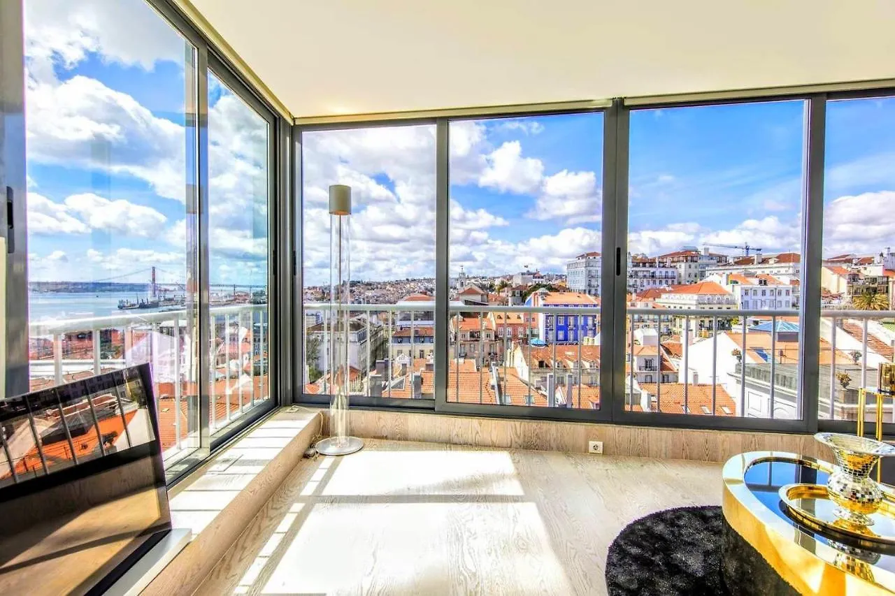 Lovelystay - Full Sky In Chiado Lisbon