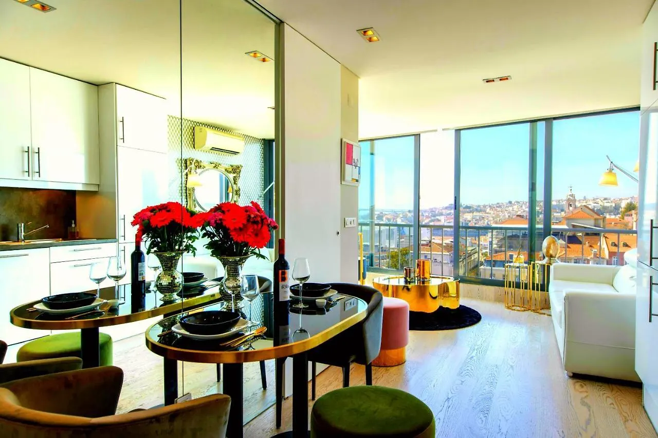 Lovelystay - Full Sky In Chiado Lisbon