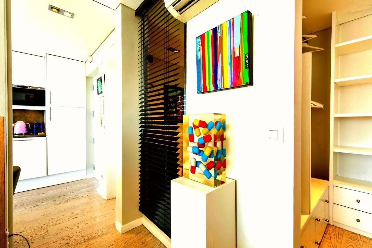Lovelystay - Full Sky In Chiado Lisbon 0*,  Portugal