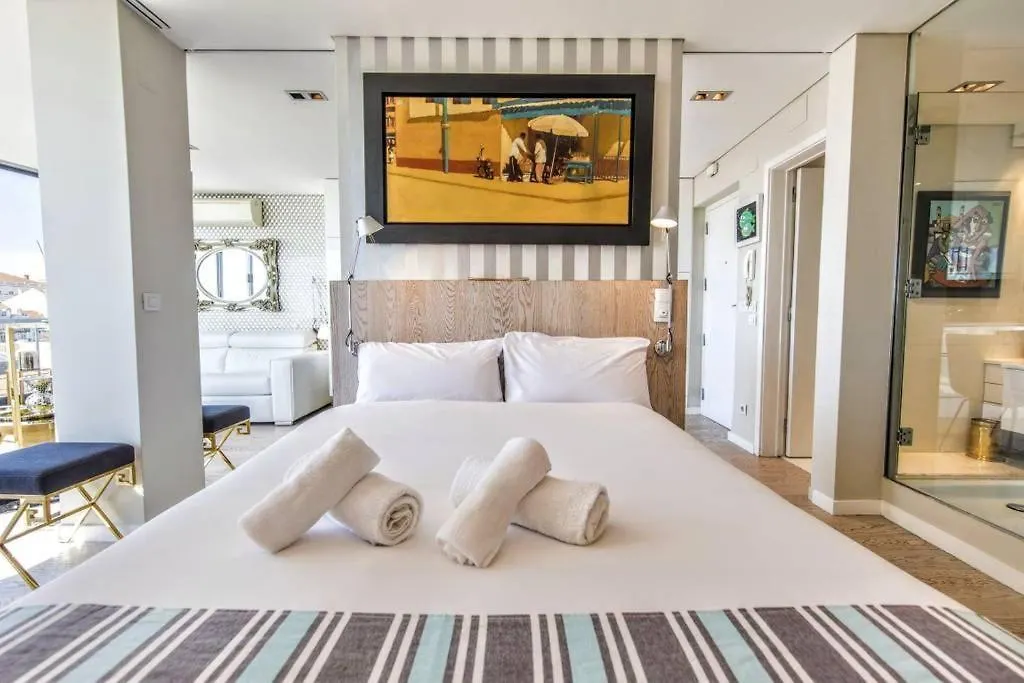 Lovelystay - Full Sky In Chiado Lisbon Apartment
