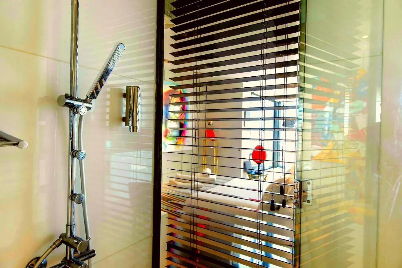 Lovelystay - Full Sky In Chiado Lisbon Apartment